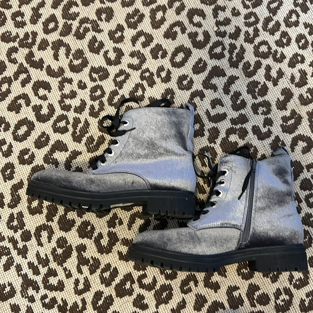 Mossimo grey velvet boots Sz 8